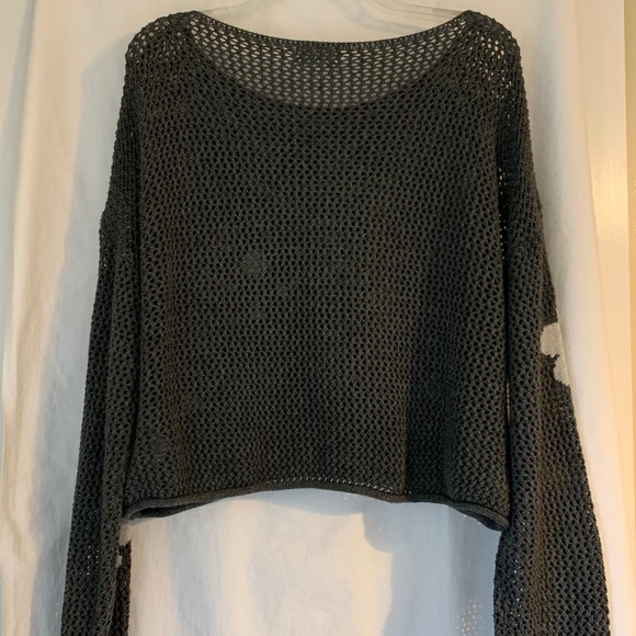 ADORA dark gray loose knit cropped sweater with light gray flowers - Picture 6 of 7